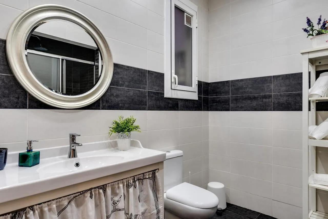 Charming & Convenient Apartment Near Plaza Espanya Барселона